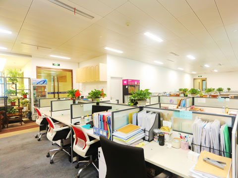 國家工作人員利用職務(wù)上的便利竊取公共財物